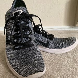 Nike fly knits grey